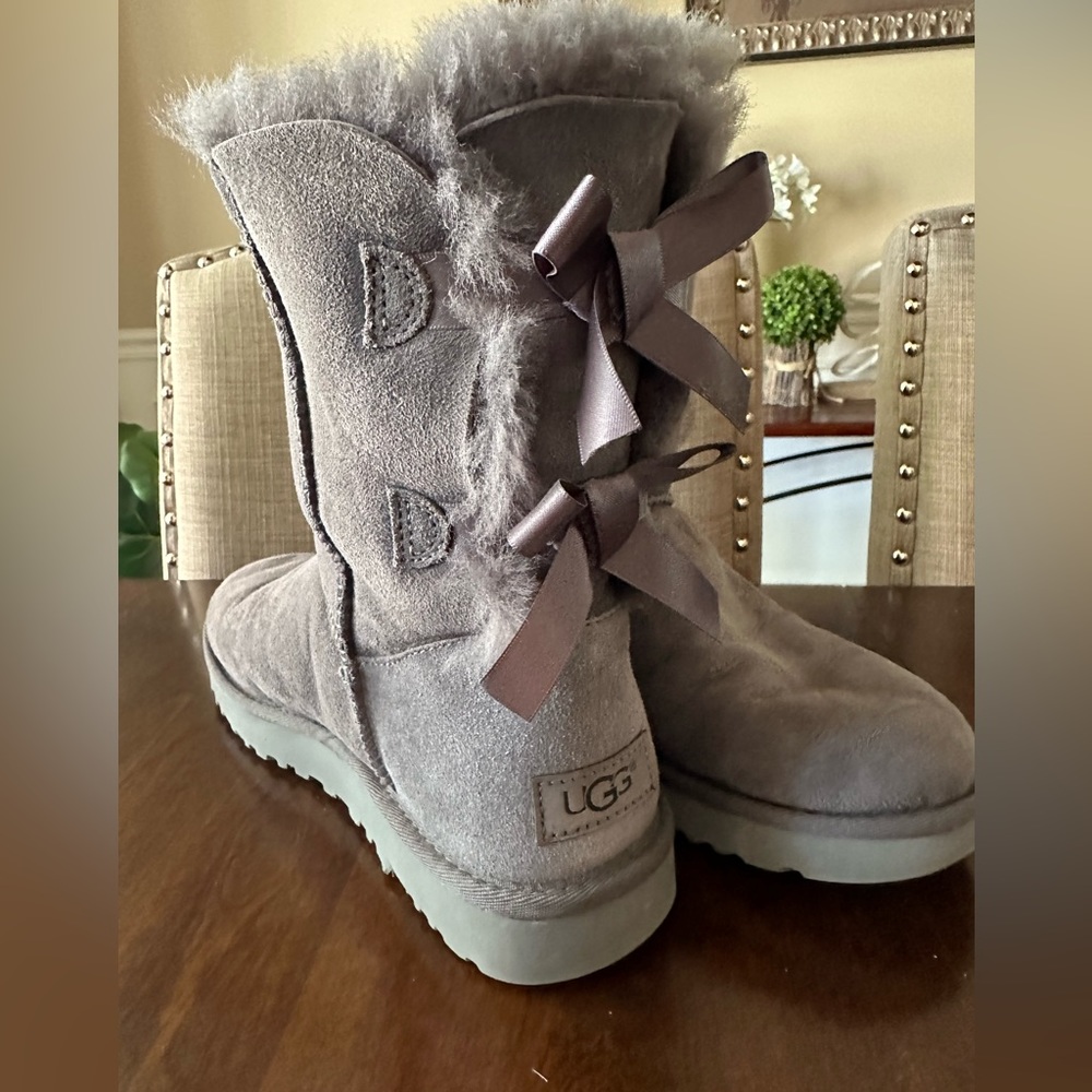 Uggs Bailey Bow Grey Size 8